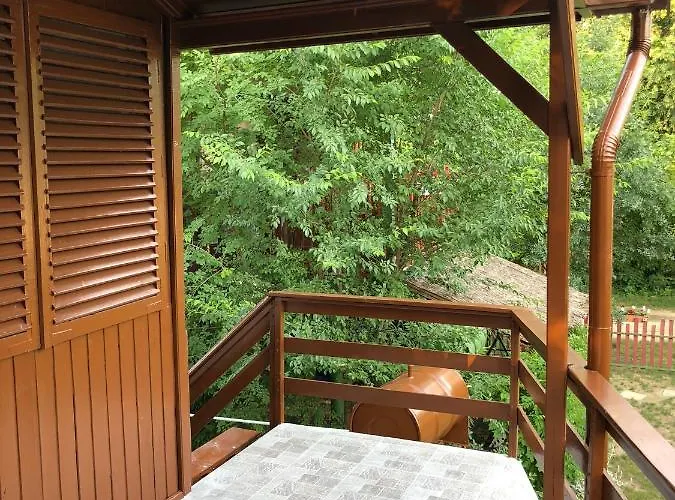 Nyaralo 度假居 *